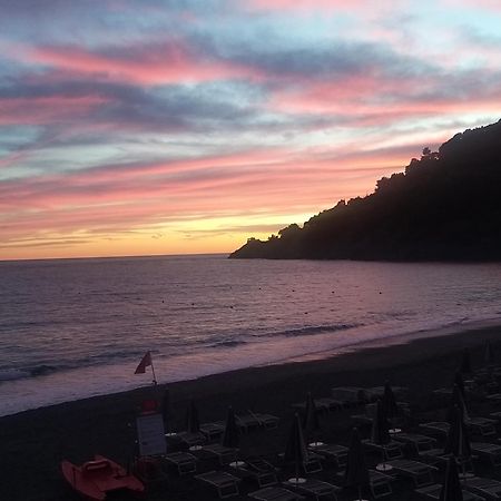 Suite Riomaggiore Bagian luar foto